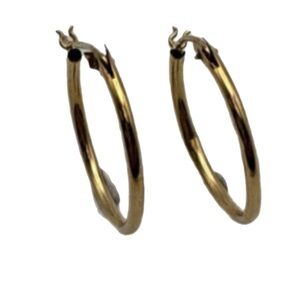 Elegant 14K Gold Hoop Earrings